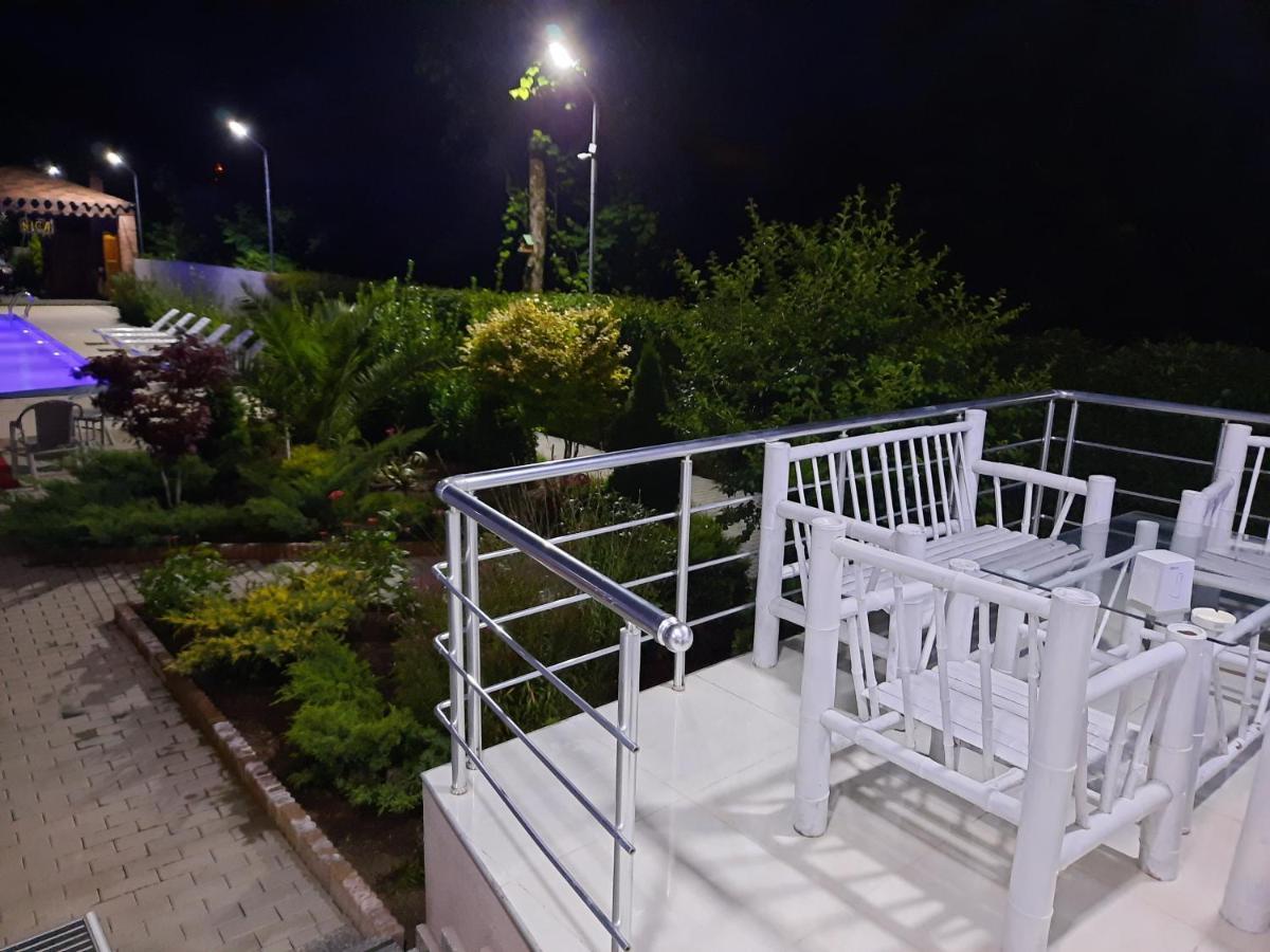 Nica Hotel Kobuleti Exterior photo