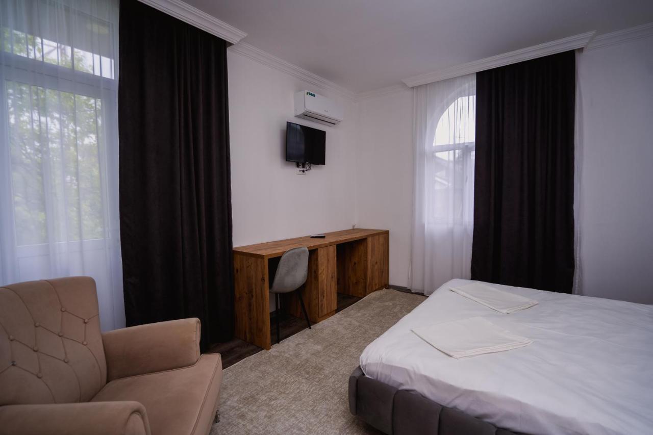 Nica Hotel Kobuleti Exterior photo