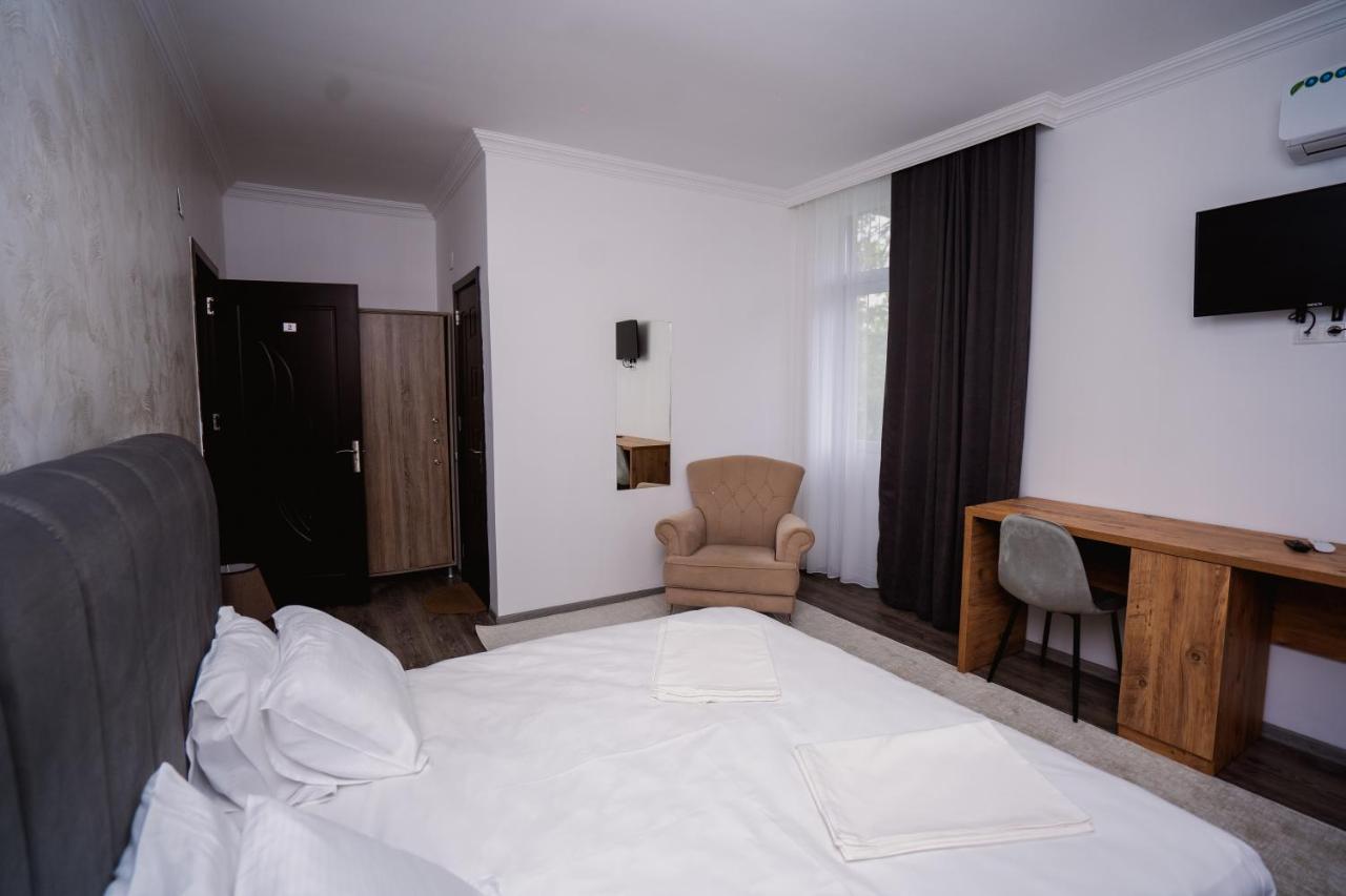 Nica Hotel Kobuleti Exterior photo